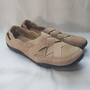 NWOT Clark's Harley Rose Cream Suede Comfort Slip On Size 10M